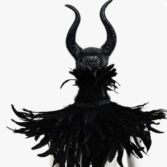 Gothic Black Feather Cape Shawl - Picture 4 of 5